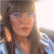 Soy una chica muy simpática con ganas de enseñar a niños pequeños, adolescentes o a quien lo necesite